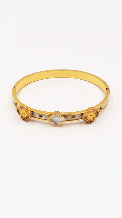 Pearl Clover Gold Hinged Bangle